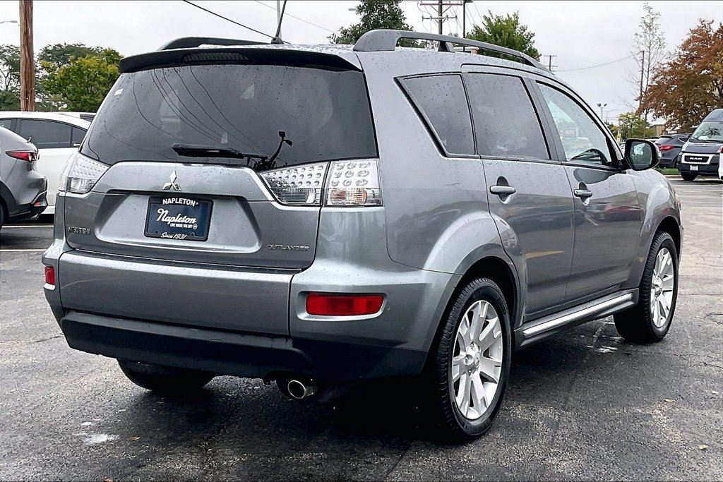 Used 2013 Mitsubishi Outlander SE AWD/4WD image 16