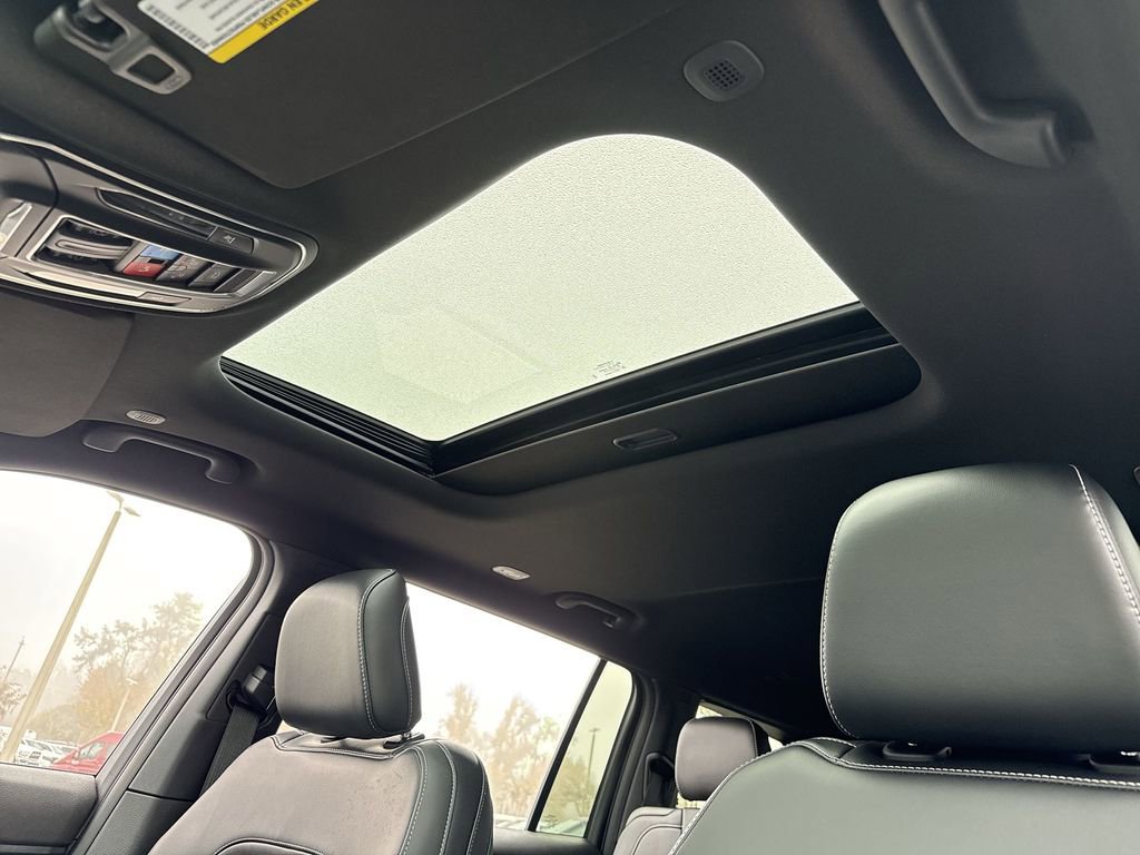 New 2025 Jeep Grand Cherokee L Altitude image 17