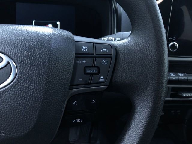 Used 2025 Toyota Camry SE image 26