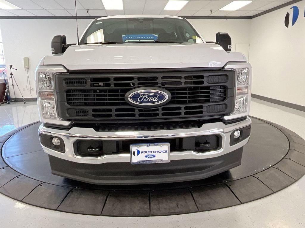 New 2026 Ford F250 4x4 Crew Cab Super Duty image 3