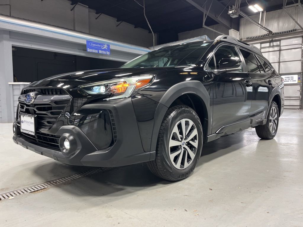 Used 2024 Subaru Outback Premium image 4
