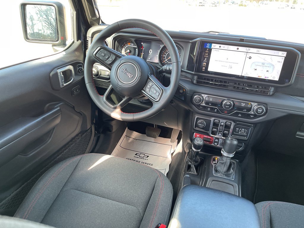 Used 2025 Jeep Wrangler Unlimited Rubicon image 17