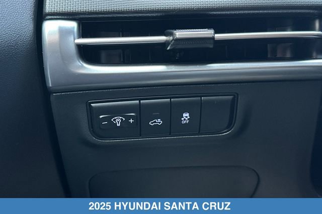 Used 2025 Hyundai Santa Cruz SEL AWD/4WD image 30