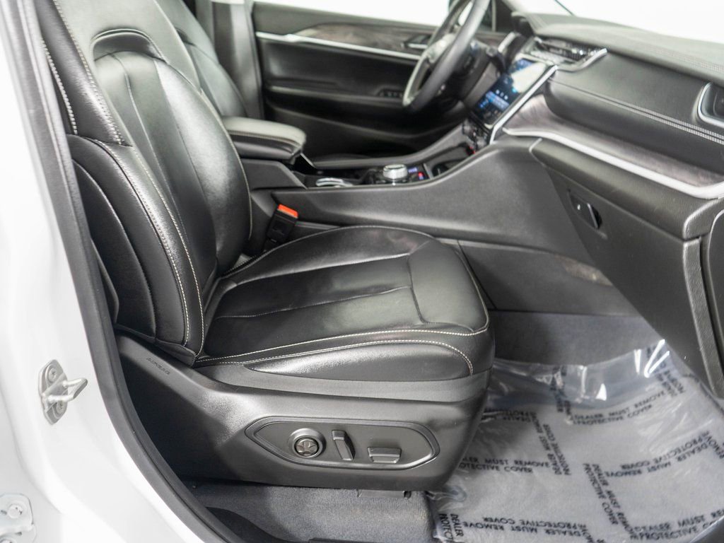 Used 2023 Jeep Grand Cherokee Limited image 8