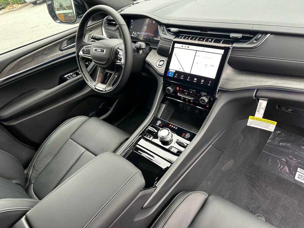 New 2024 Jeep Grand Cherokee Overland w/ Advanced Protech Group III image 12