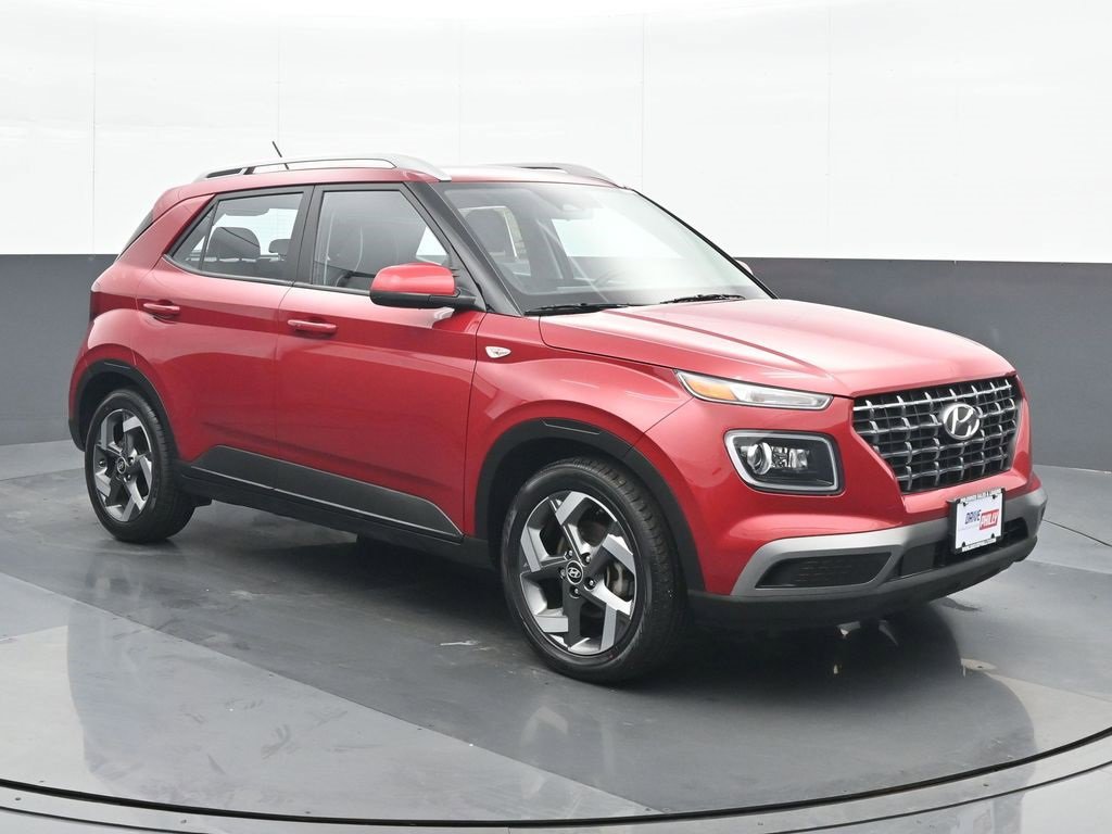Used 2023 Hyundai Venue Limited image 9