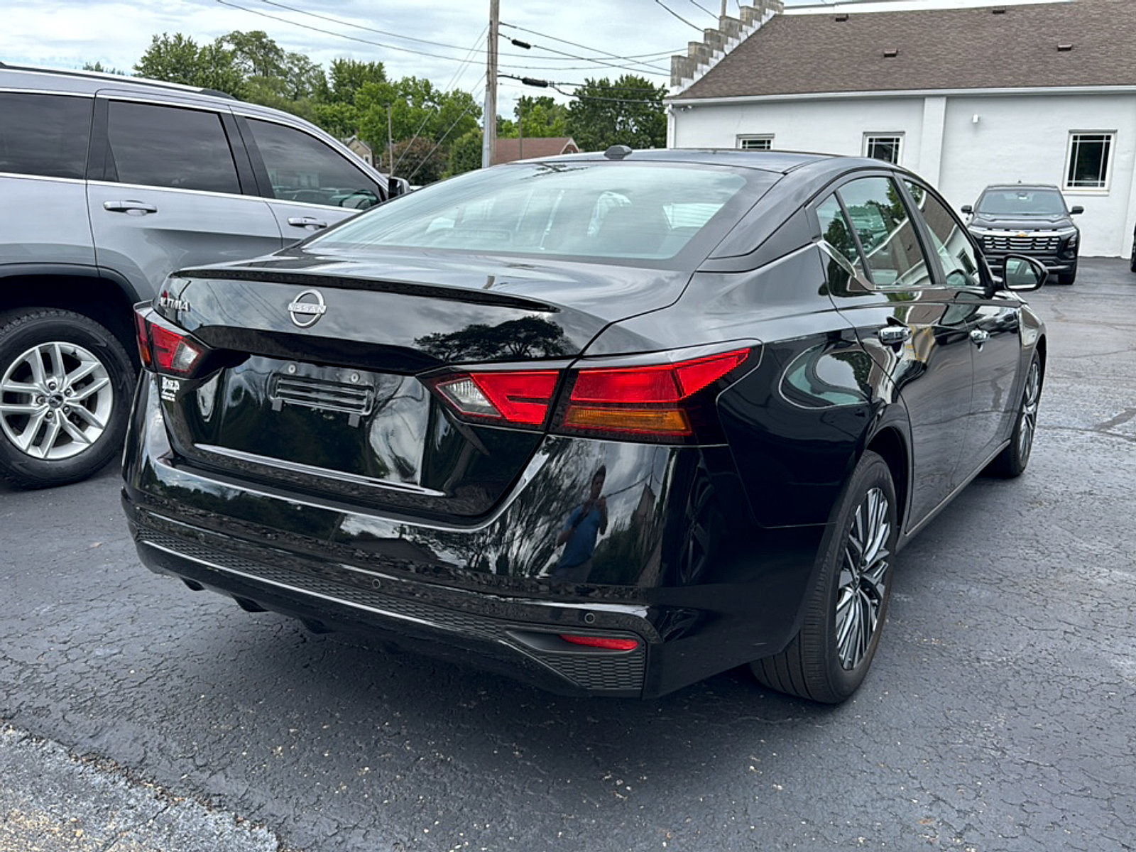 Used 2025 Nissan Altima 2.5 SV FWD image 6