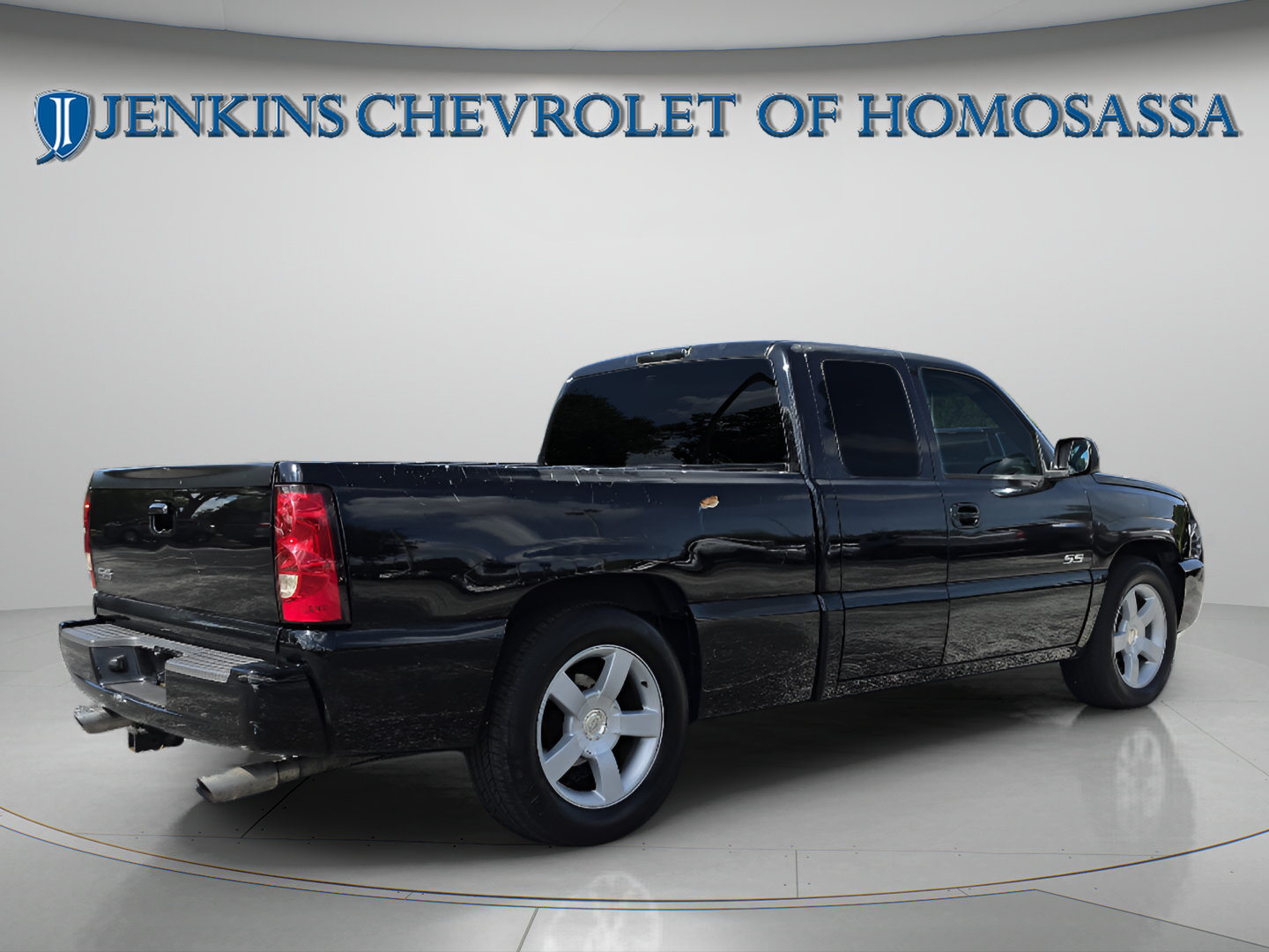 Used 2004 Chevrolet Silverado 1500 SS AWD/4WD image 4