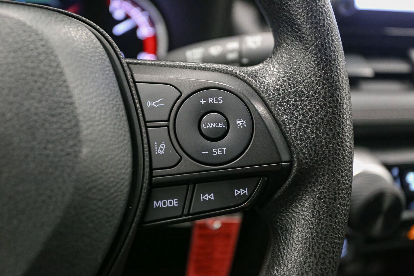 Certified 2023 Toyota RAV4 LE AWD/4WD image 34