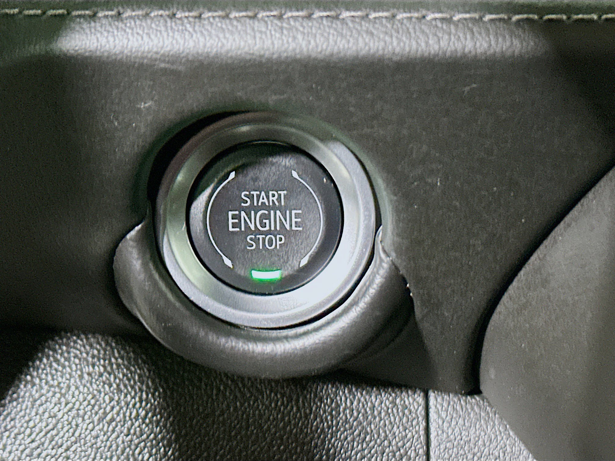 Used 2025 Chevrolet Suburban Z71 image 20