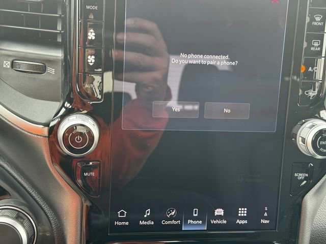 New 2026 RAM 1500 4x4 Crew Cab image 29