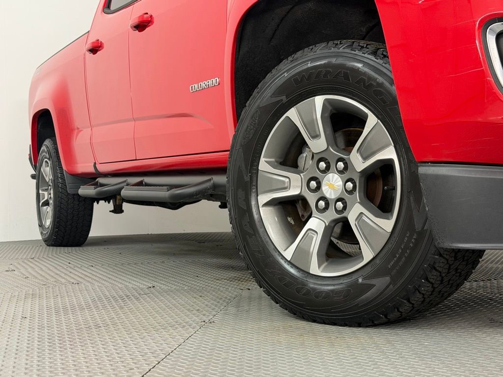 Used 2015 Chevrolet Colorado Z71 w/ LPO, Gearon Divider Package AWD/4WD image 17