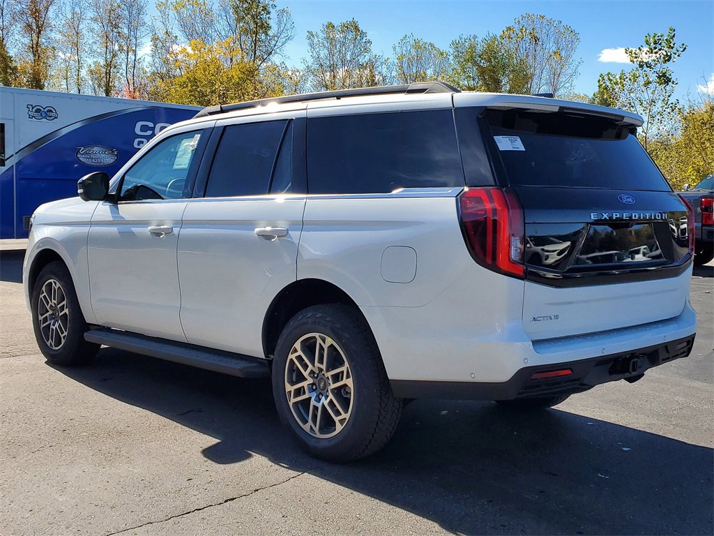 New 2025 Ford Expedition Active image 4