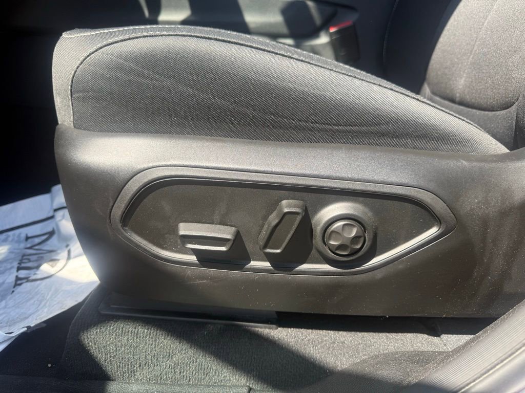 Used 2023 Jeep Grand Cherokee L Laredo AWD/4WD image 11