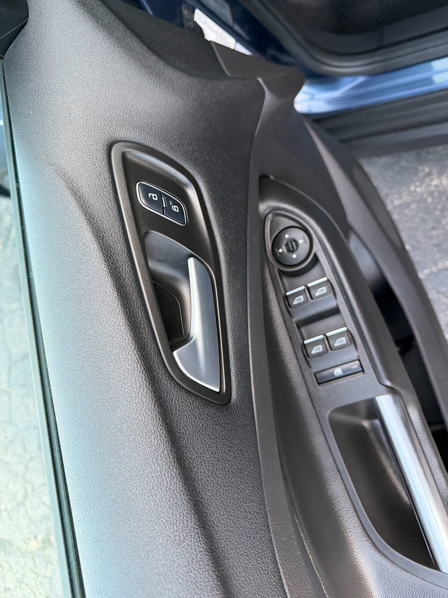 Used 2018 Ford C-MAX SE FWD image 22