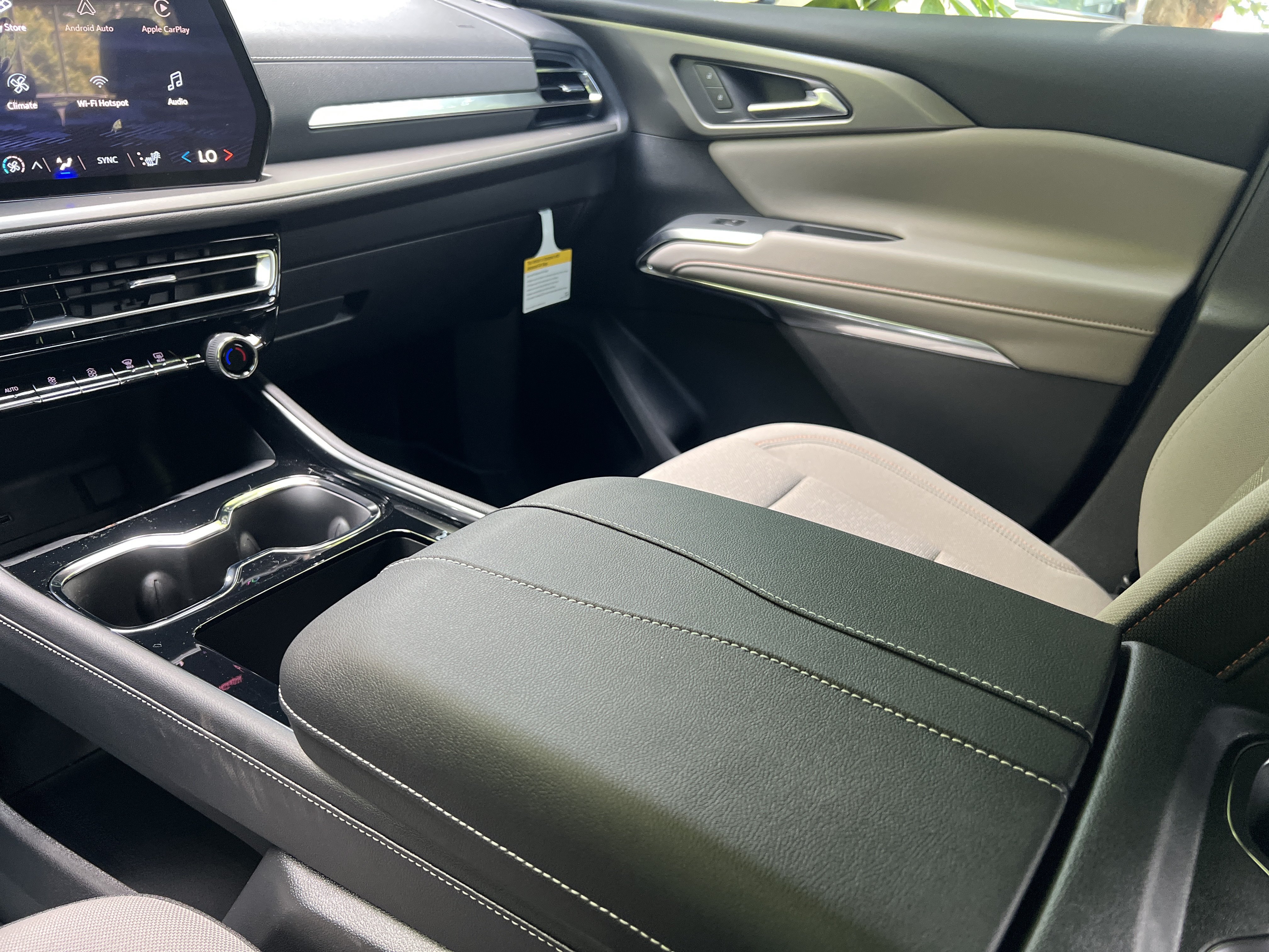 New 2026 Chevrolet Traverse LT FWD image 28