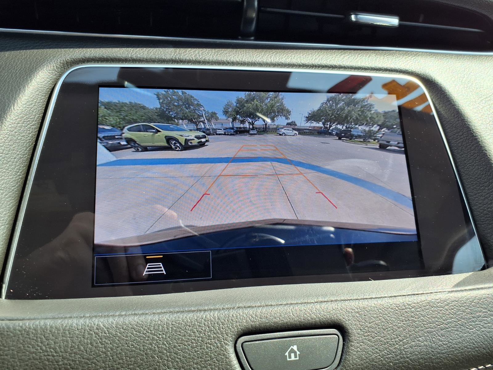 Used 2023 Cadillac XT4 Luxury FWD image 5