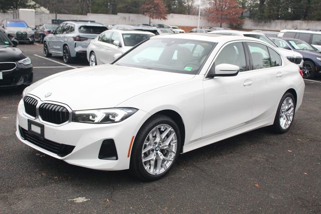 Used 2025 BMW 330i xDrive Sedan w/ M Sport Package image 4
