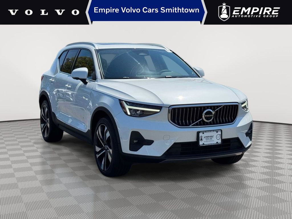 Used 2023 Volvo XC40 B5 Plus w/ Protection Package Premier AWD/4WD image 1