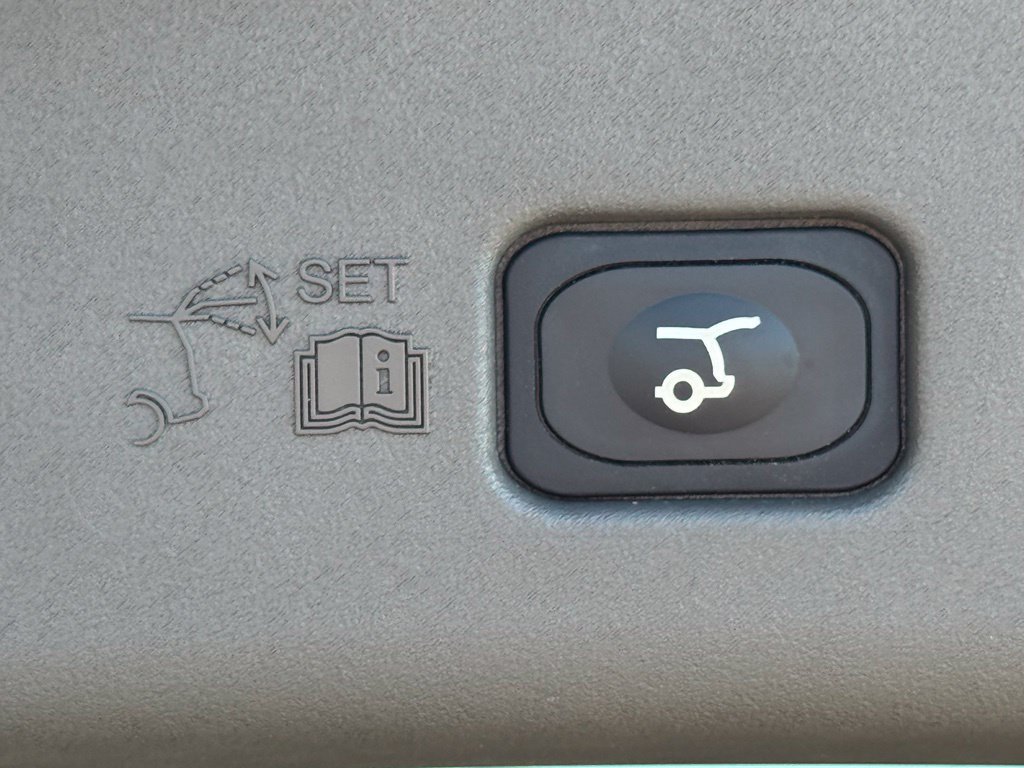 Used 2025 Lincoln Nautilus Reserve w/ Jet Appearance Package AWD/4WD image 42