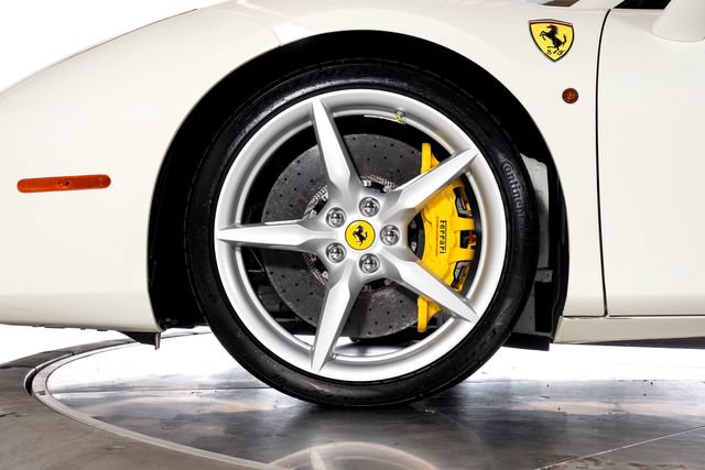 Used 2018 Ferrari 488 Spider RWD image 18