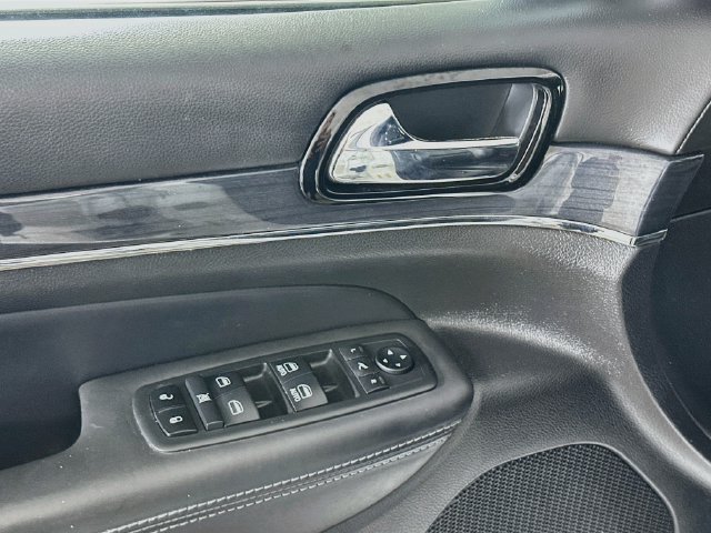 Used 2019 Jeep Grand Cherokee Overland AWD/4WD image 23