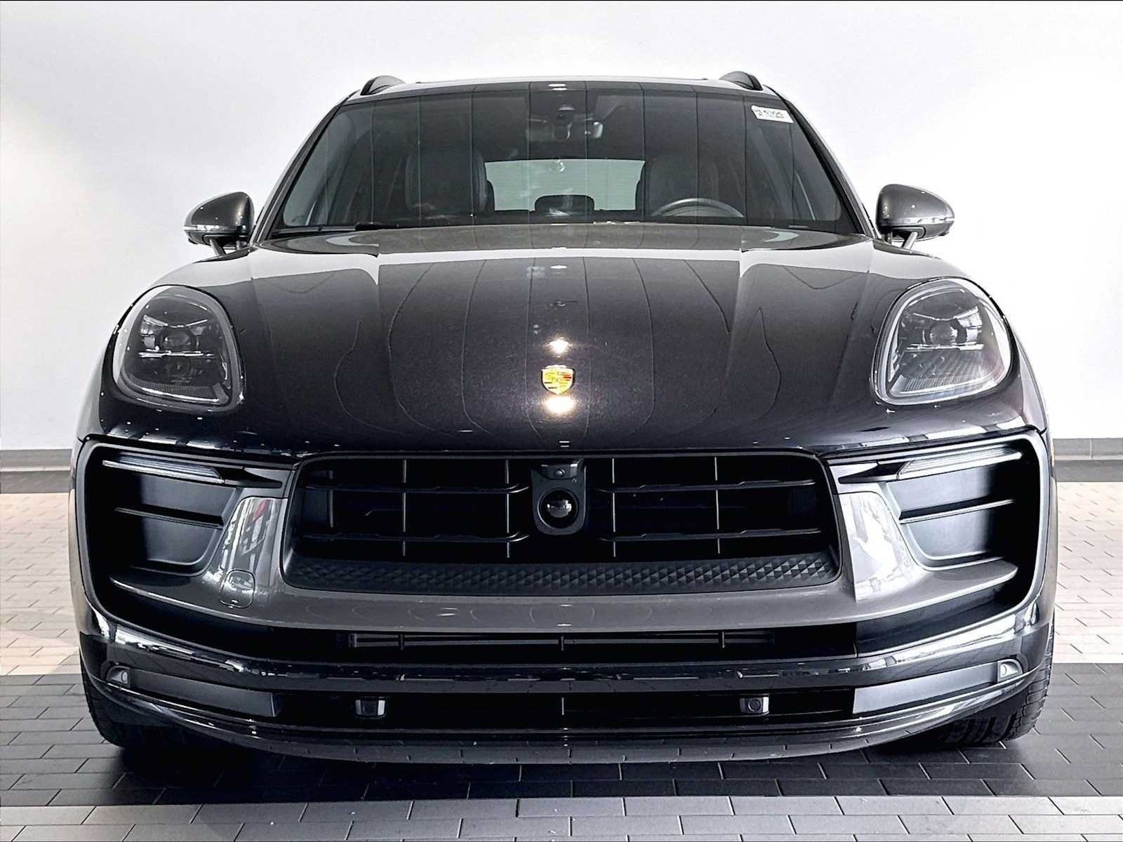 Used 2026 Porsche Macan Turbo AWD/4WD image 13