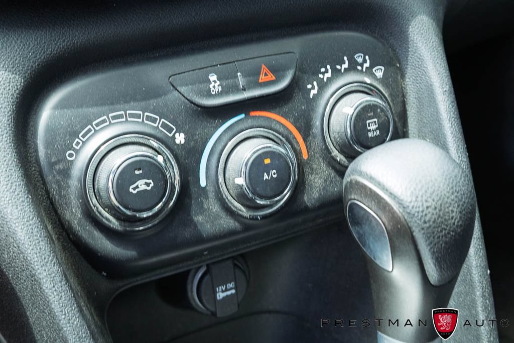 Used 2016 Dodge Dart SXT FWD image 14
