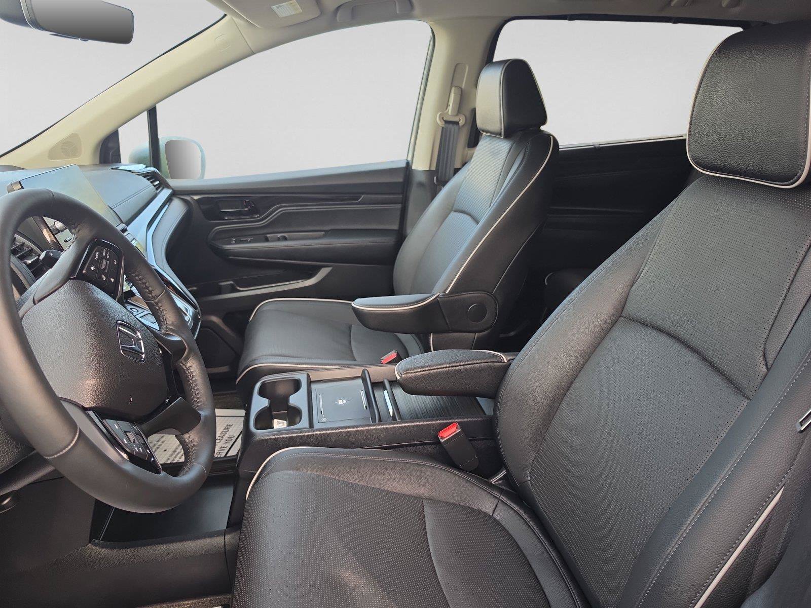 Used 2026 Honda Odyssey Elite image 11