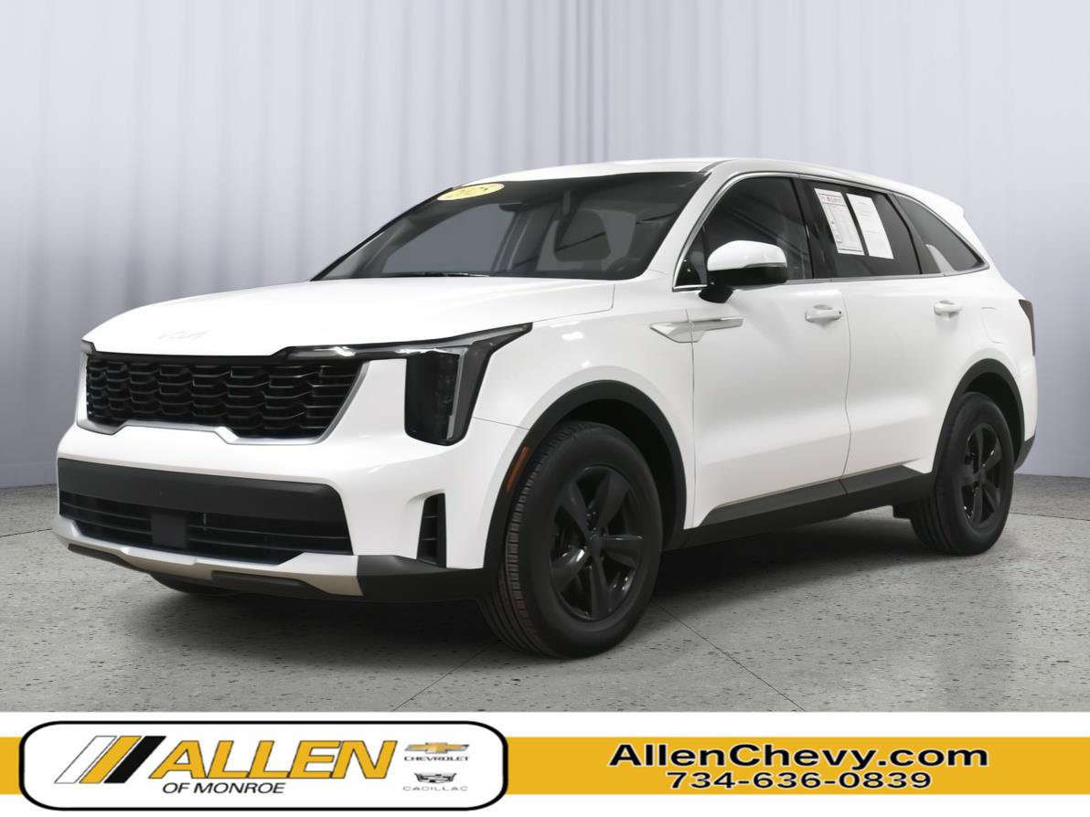 Used 2025 Kia Sorento LX FWD image 1