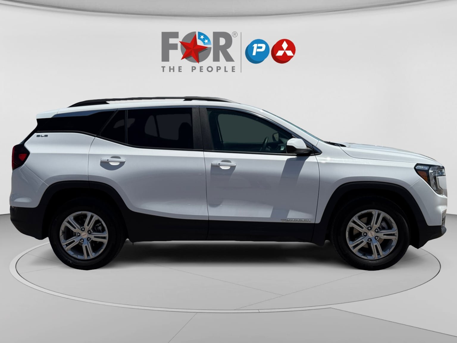 Used 2024 GMC Terrain SLE w/ Driver Convenience Package FWD image 6