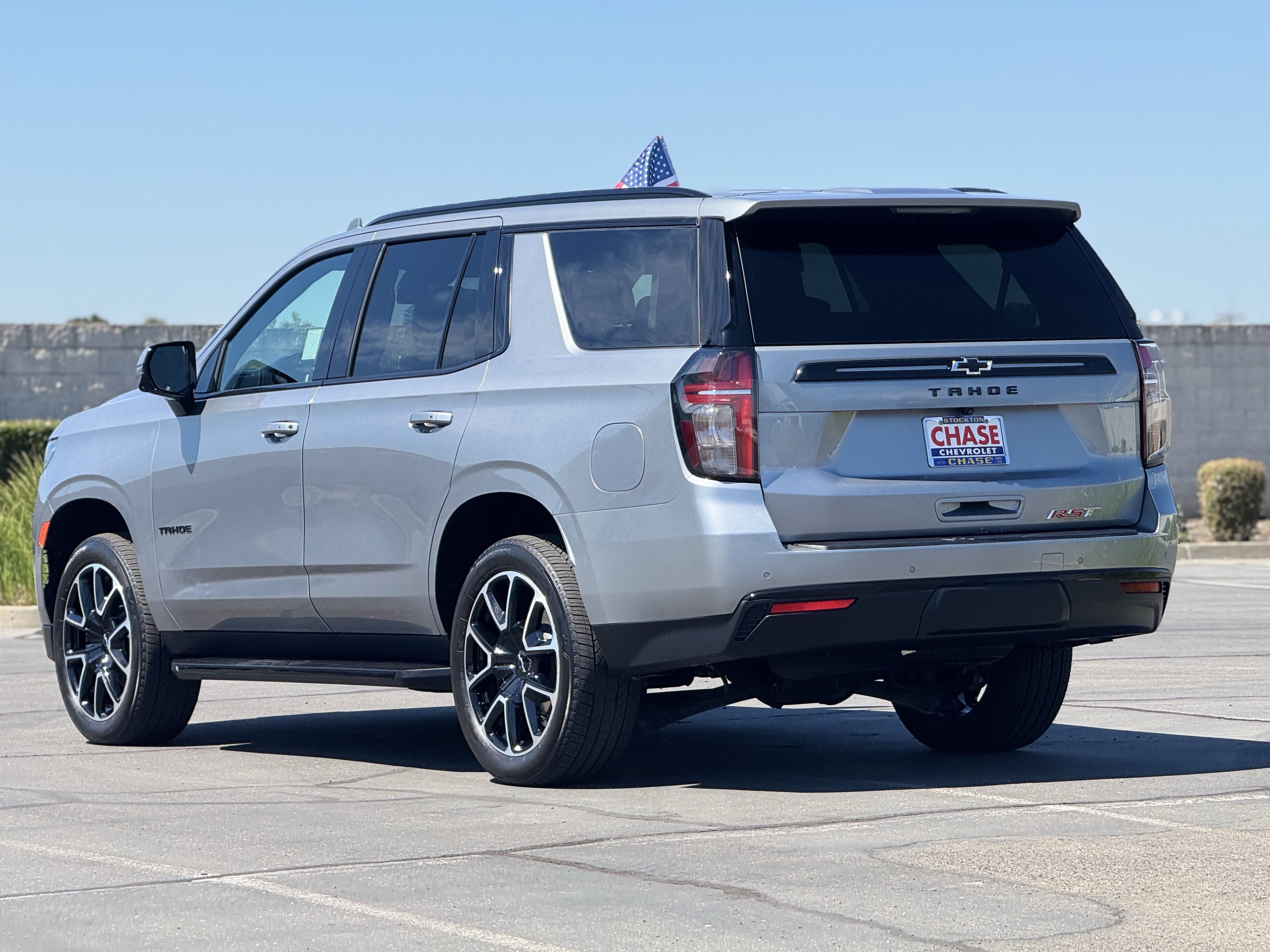 Used 2024 Chevrolet Tahoe RST w/ Luxury Package AWD/4WD image 5