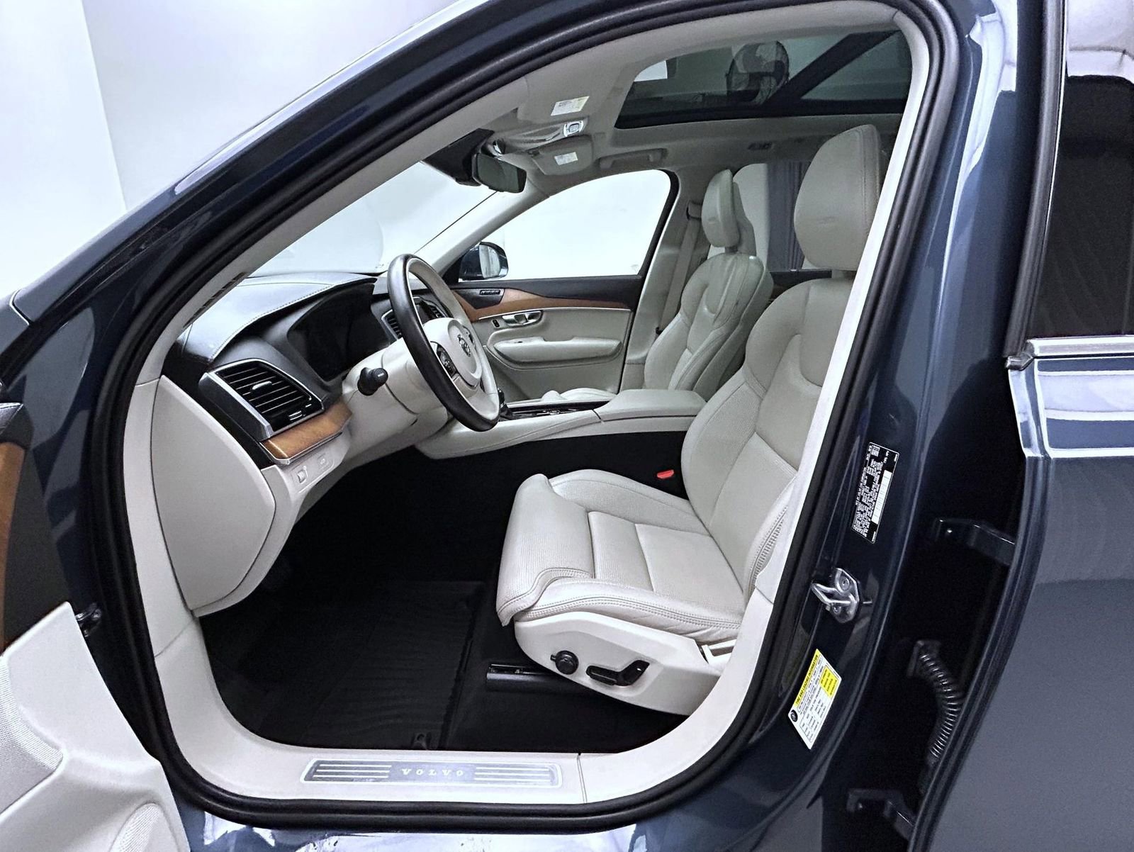 Used 2020 Volvo XC90 T6 Inscription w/ Protection Package Premier AWD/4WD image 10