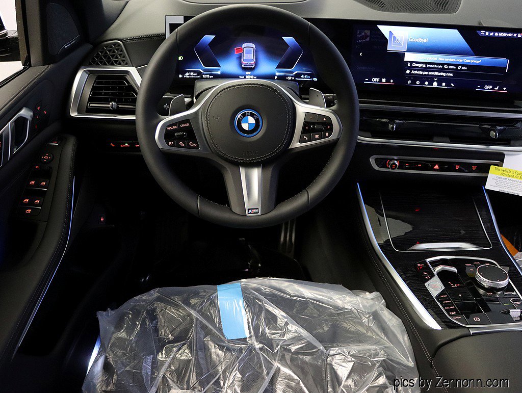 Used 2026 BMW X5 xDrive50e w/ M Sport Package image 16