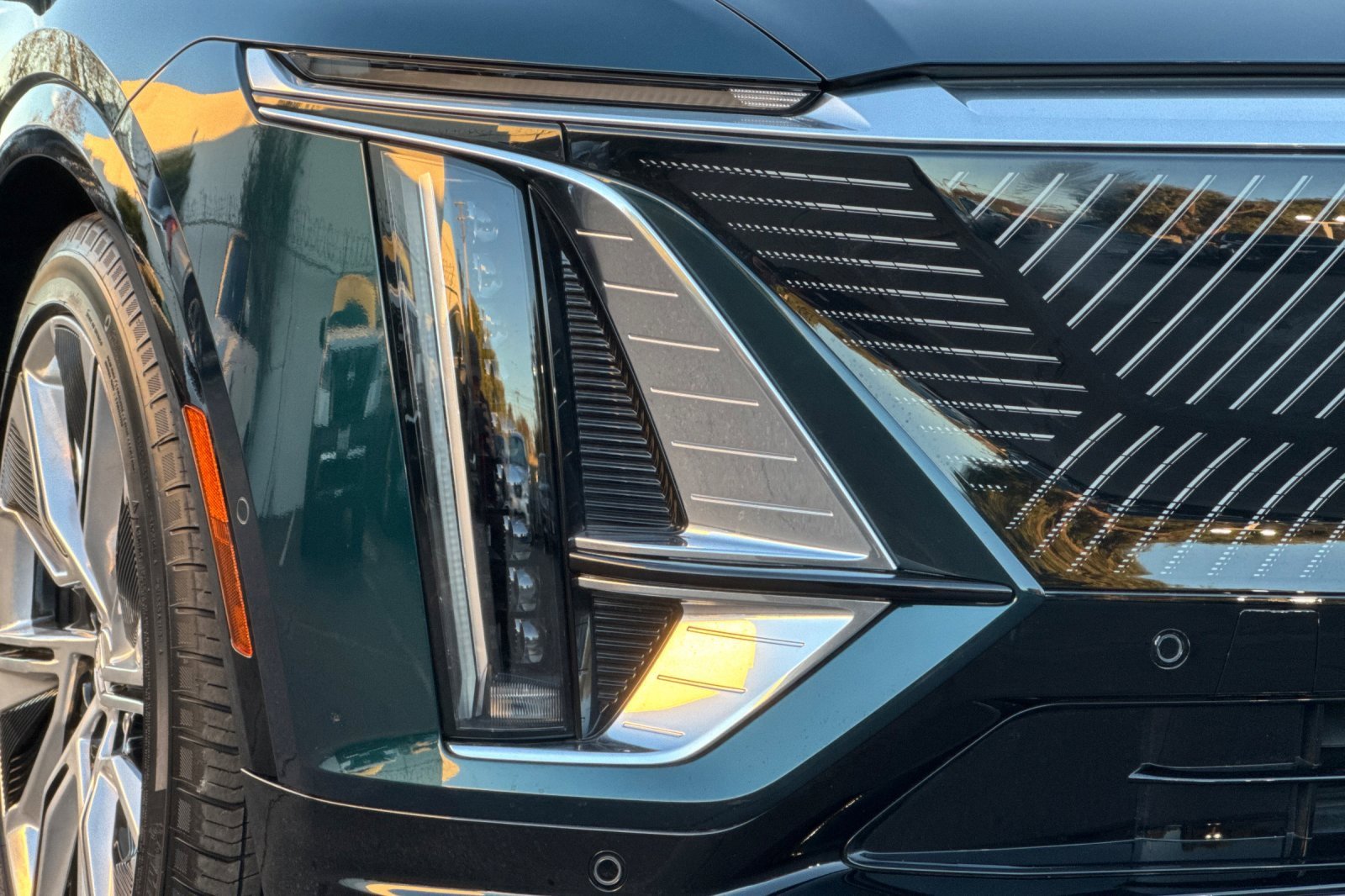 Certified 2025 Cadillac Lyriq Luxury w/ Nappa Leather Package image 41