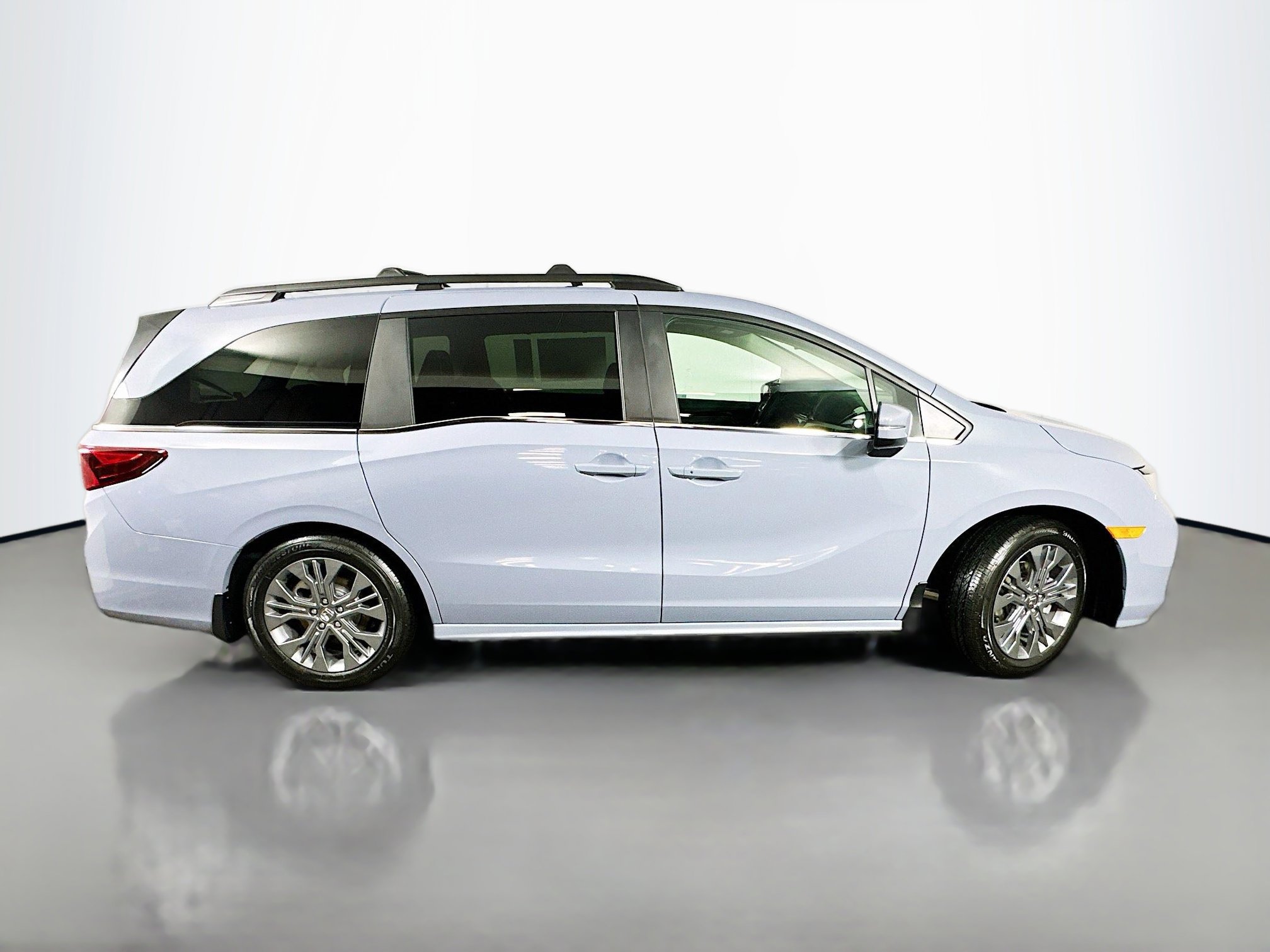 New 2026 Honda Odyssey Touring image 8