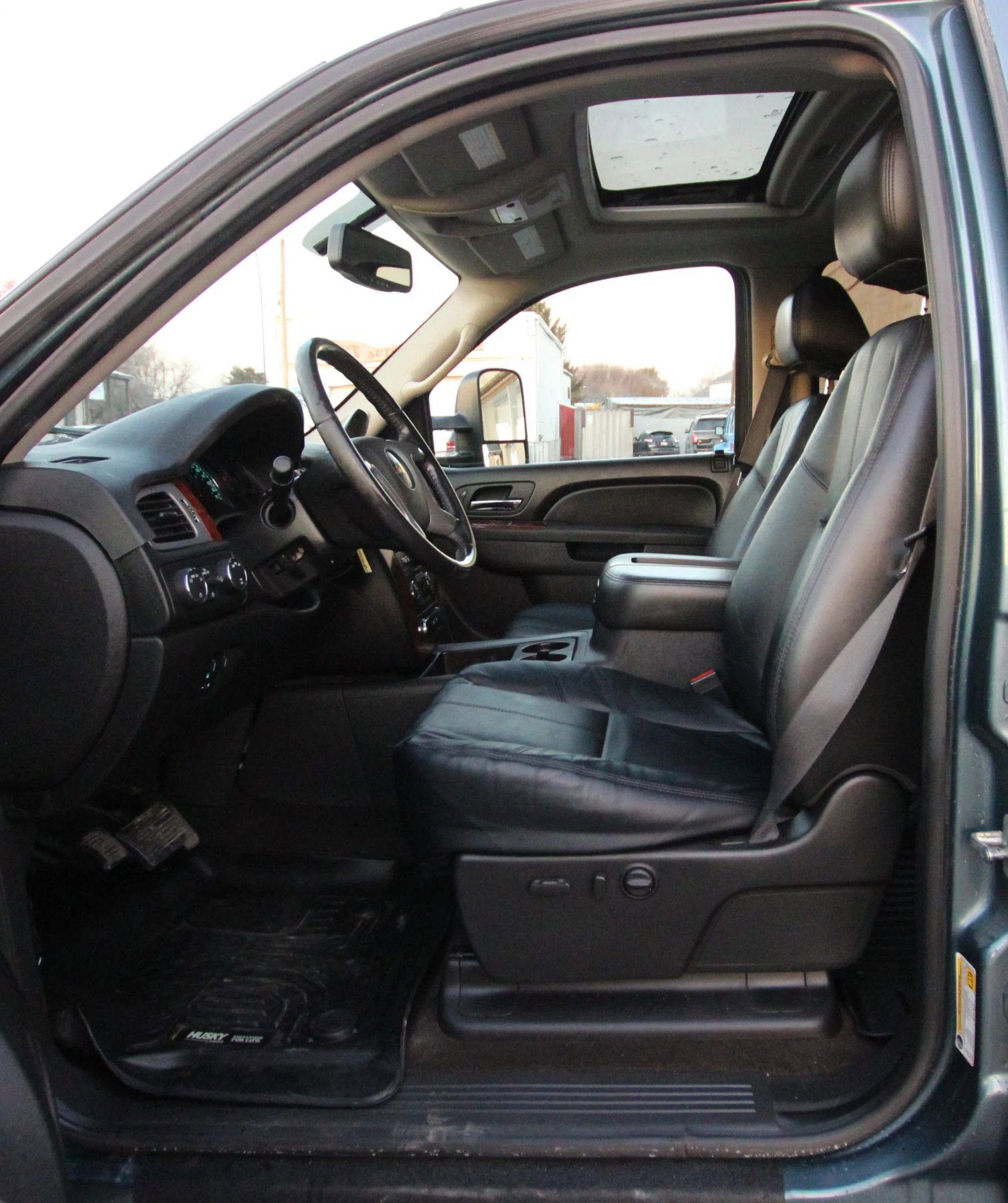 Used 2011 Chevrolet Silverado 2500 LTZ image 9