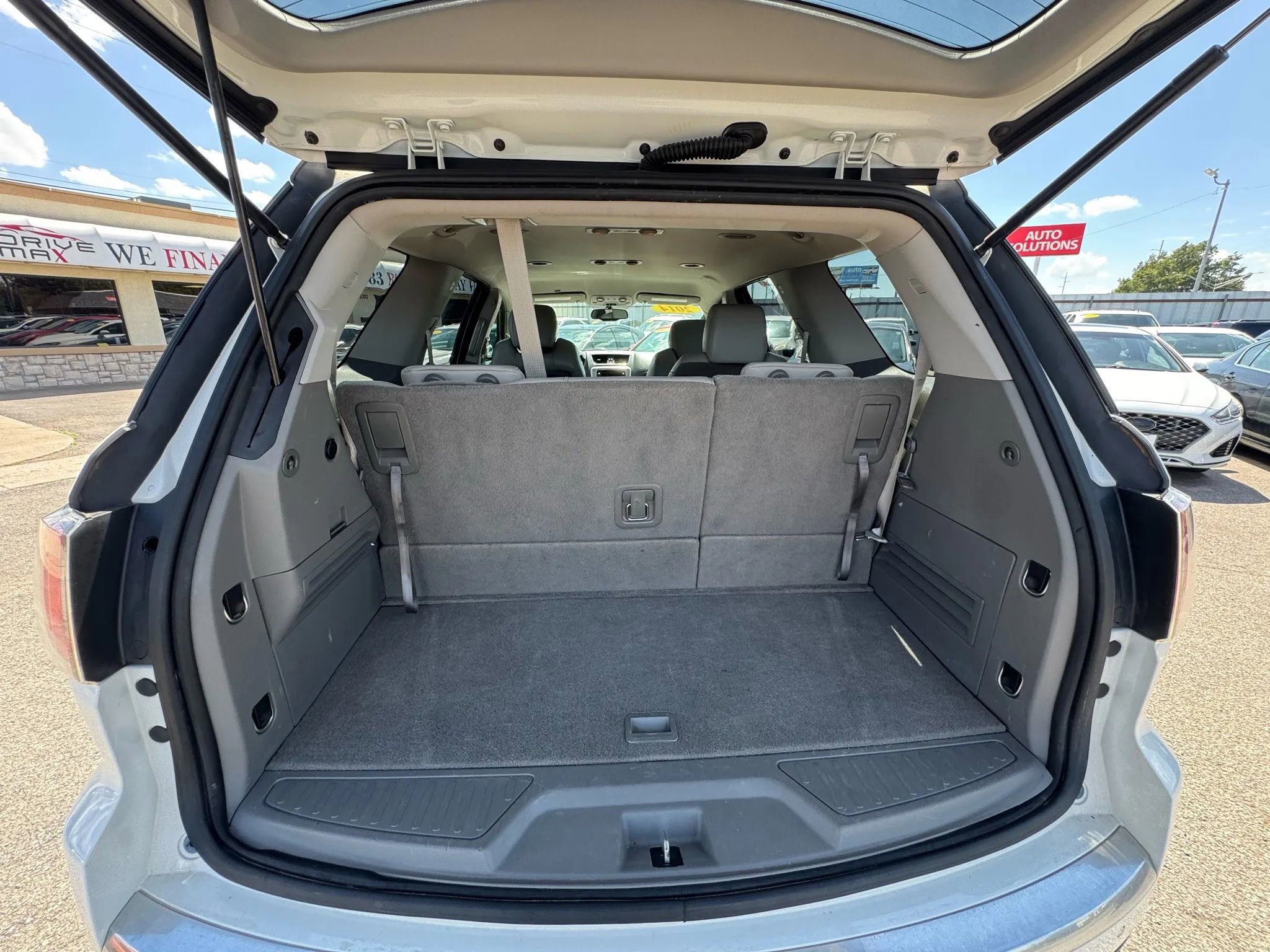 Used 2014 GMC Acadia SLT image 28
