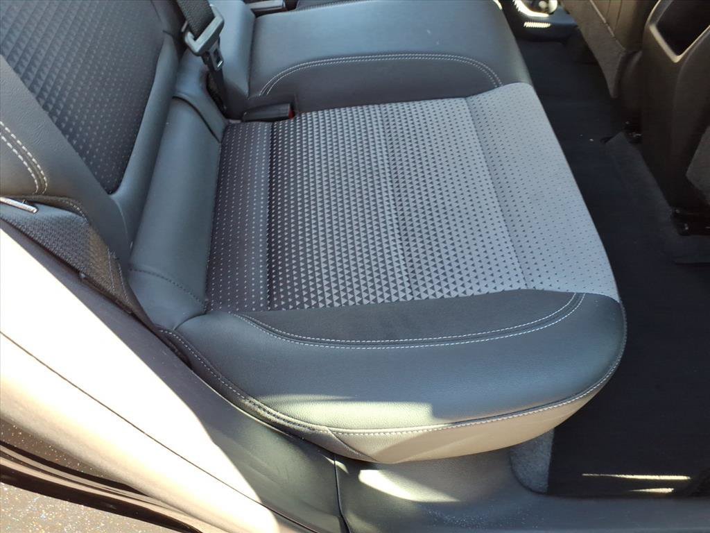 Used 2025 Chevrolet Trax LT FWD image 17