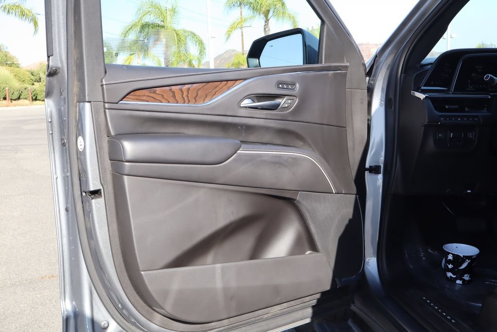 Used 2022 Cadillac Escalade ESV Sport Platinum AWD/4WD image 19
