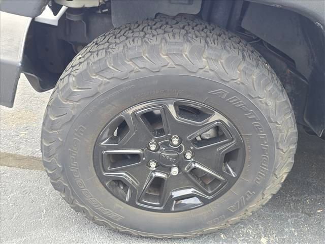 Used 2017 Jeep Wrangler Sport image 7