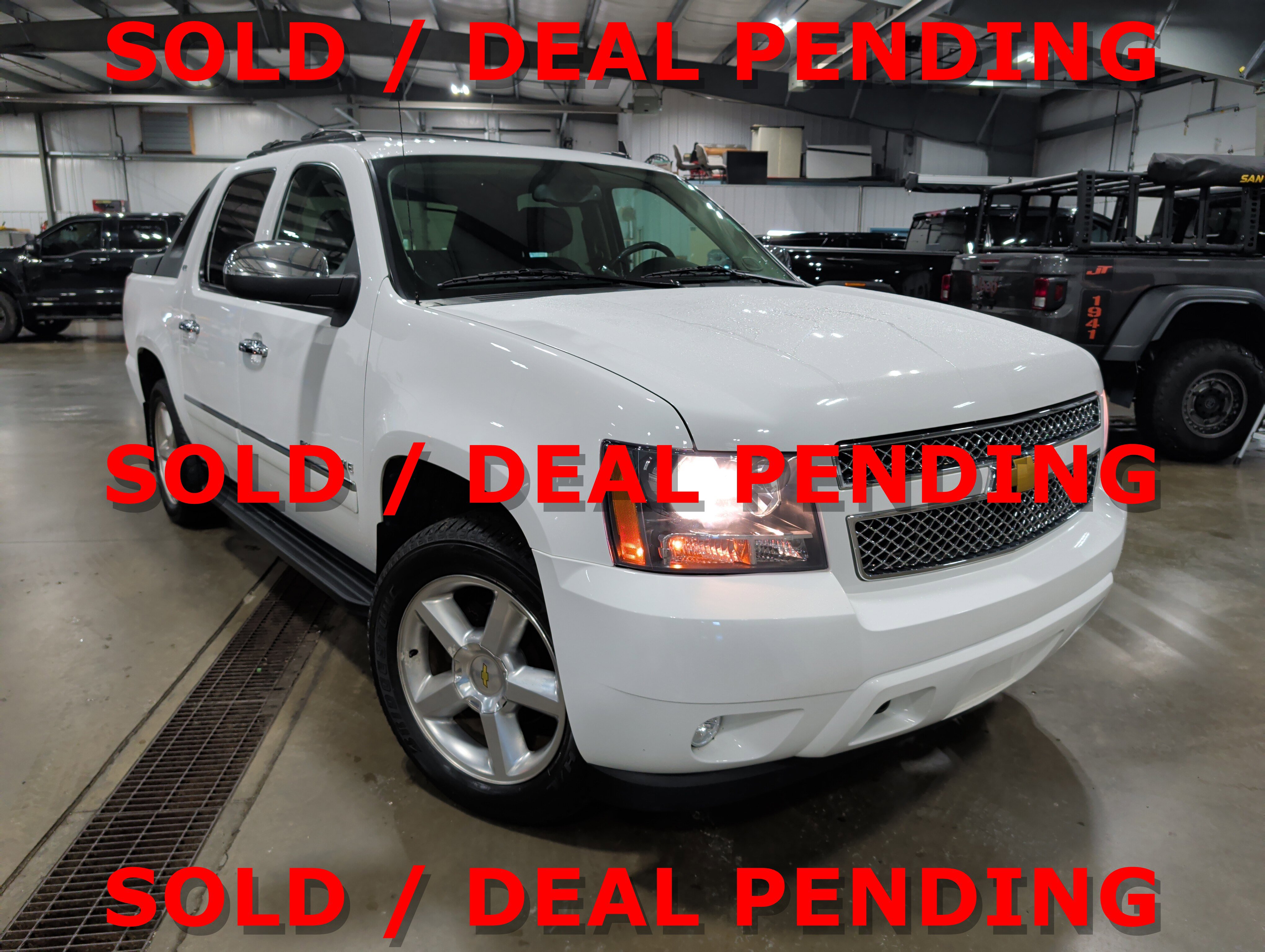 Used 2011 Chevrolet Avalanche LTZ