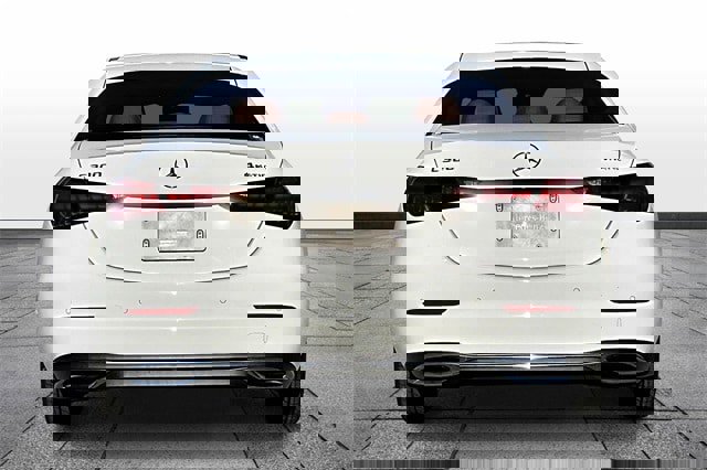 Certified 2025 Mercedes-Benz C 300 4MATIC Sedan image 9