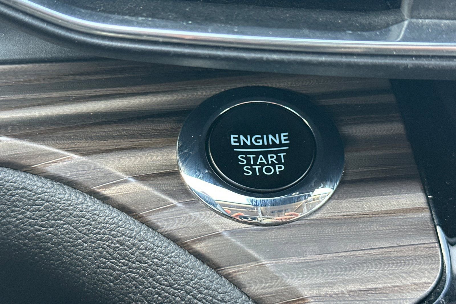 Used 2023 Ford Explorer Limited w/ Limited Technology Package image 26