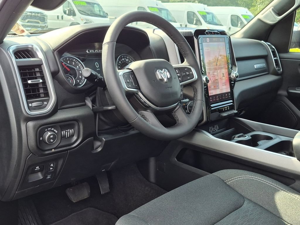 Used 2025 RAM 1500 Big Horn AWD/4WD image 9