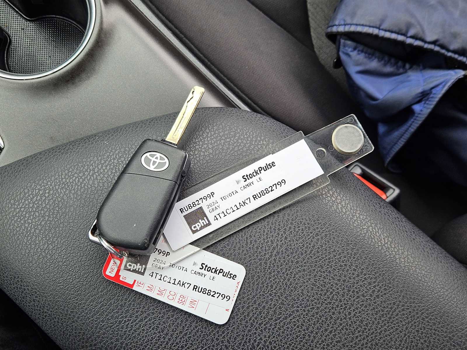 Used 2024 Toyota Camry LE image 32