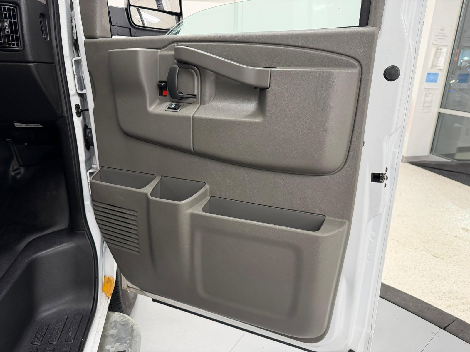 Used 2023 Chevrolet Express 2500 w/ Driver Convenience Package image 18