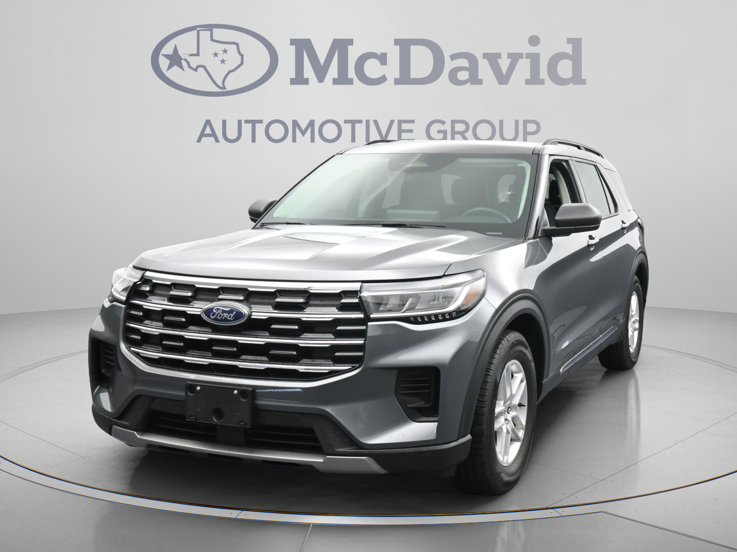 Used 2025 Ford Explorer Active RWD image 1