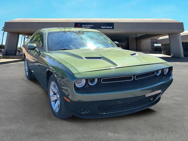 Used 2021 Dodge Challenger SXT image 2