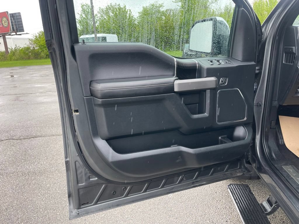 Used 2020 Ford F150 Platinum w/ Equipment Group 701A Luxury AWD/4WD image 14